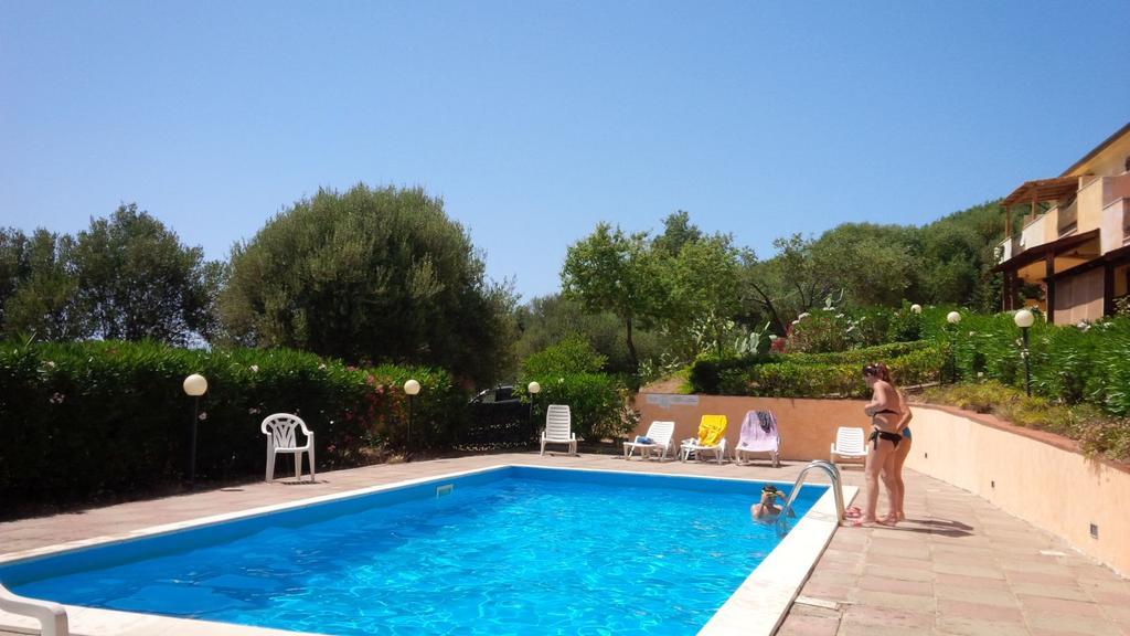 Appartement A.I.R. Badesi Borgo Di Mare Extérieur photo